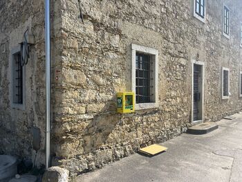 NOV AED NA VESELI GORI