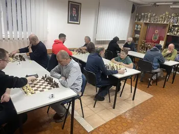 Redni torkov šahovski večer je ponovno postregel z zanimivimi partijami Redni torkov šahovski večer je ponovno postregel z zanimivimi partijami