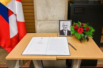 Žalna seja ob smrti častnega občana Mestne občine Novo mesto dr. Mihaela Japlja Žalna seja ob smrti častnega občana Mestne občine Novo mesto dr. Mihaela Japlja