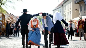 S prireditvijo MOST na Glavnem trgu sklenili projekt ModraSitula