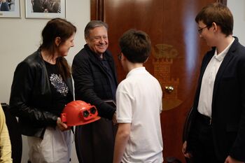 Zmagovalca POPRI 2026 v Mestni hiši