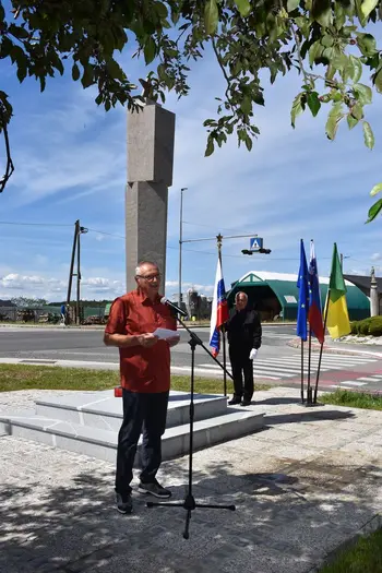 Otvoritev obnovljenega spomenika žrtvam nacizma v Staršah