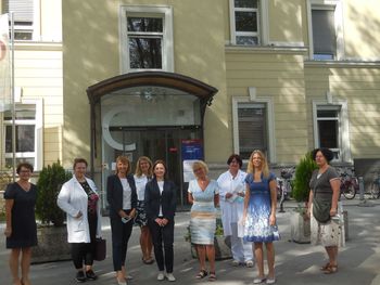 S cepljenjem deklic in dečkov proti HPV je Slovenija na poti k eliminaciji rakov, ki jih povzročajo okužbe s HPV