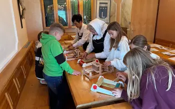 Projekt Od lanu do platna tudi med mladimi