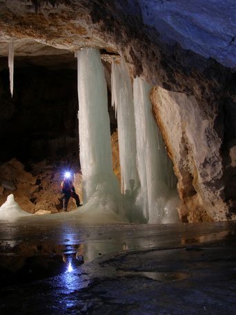 UPI – ljudska univerza Žalec vabi na študijski krožek Skriti svet pod nami UPI – ljudska univerza Žalec vabi na študijski krožek Skriti svet pod nami