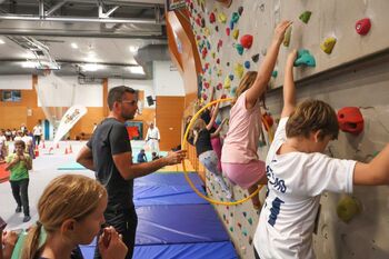 Šport nas povezuje Šport nas povezuje