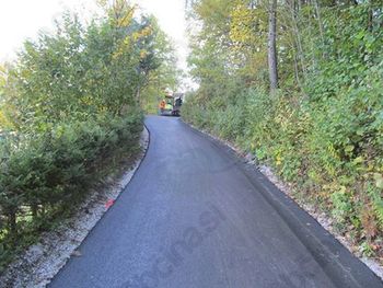 Odslej po asfaltni cesti do sv. Jožefa nad Tržičem