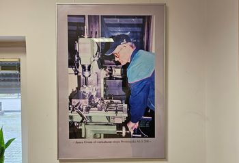 Spominska razstava »Kaj se skriva v kocki« mojstra oblikovanja male plastike Janeza Groma