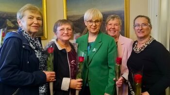 Prostovoljke programa Starejši za starejše obiskale Predsedniško palačo