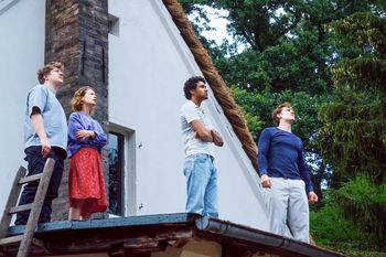 Rdeče nebo (Roter Himmel)