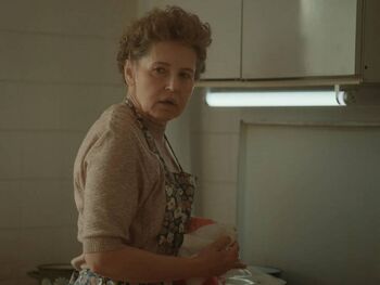 Belo se pere na devetdeset