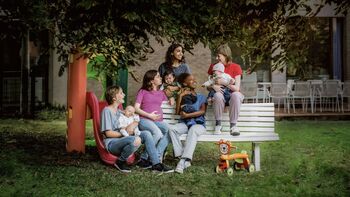 Mlade matere (Jeunes mères)