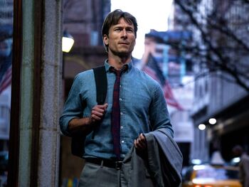 Pospravi družino in denar/How to Make a Killing