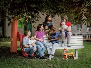 Mlade matere (Jeunes mères)