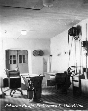 PRESTAVLJENO: Pogovorni večer – Rustja in Pilon: konkurenta ali zaveznika?