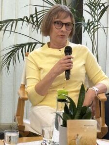 Pogovorni večer: predstavitev knjige "Zaigraj, orkester"