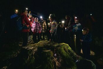 ŠKRATOLOVSKI DOGODEK: Pravljični nočni pohod s škratico Lilijo