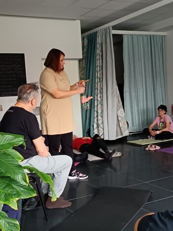 SOMATIKA – POT IZ BOLEČIN, KI IZVIRAJO IZ TELESA  Išijas, hernija, kronične bolečine – obstaja drugačen pristop