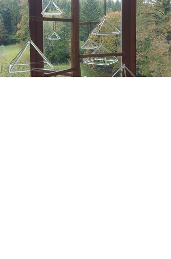 Zvočna kopel s kristalnimi piramidami 