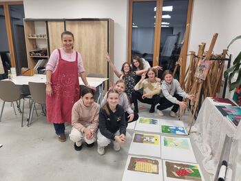 Obisk v ateljeju ilustratorke Urške Stropnik Šonc Obisk v ateljeju ilustratorke Urške Stropnik Šonc