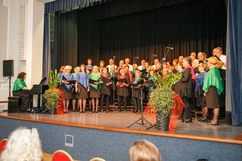 Mešani pevski zbor Lisca Sevnica - koncert s prijatelji