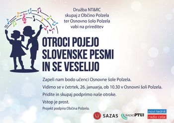 Otroci pojejo slovenske pesmi in se veselijo