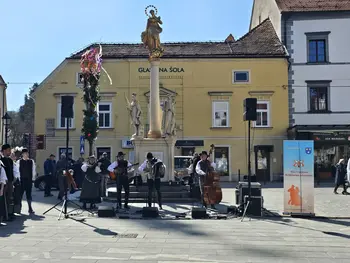 KD Celjska folklorna skupina na Velikonočni tržnici v Celju