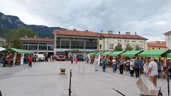 Nota humanitarnosti povezuje mnoge, ki pomagajo