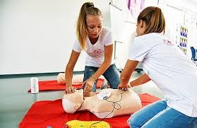 DELAVNICA OŽIVLJANJA Z UPORABO AED IN PRVE POMOČI