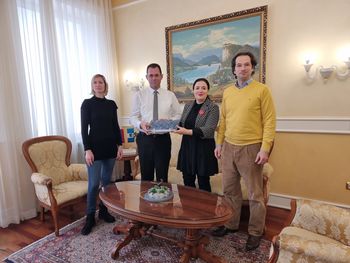 Županu izročili podpise podpore za prenovo šole