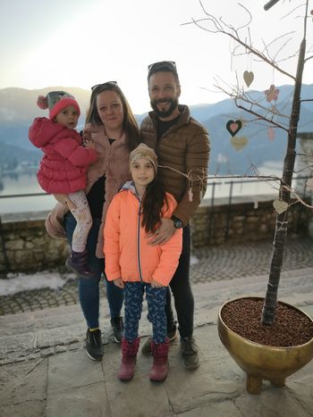 Okrasite Drevo ljubezni in osvojite nagrado