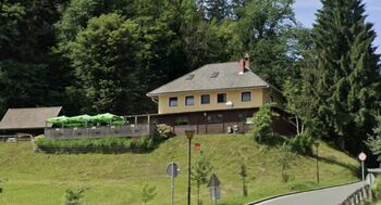 Lovska družina Bled z novim najemnikom gostinskega lokala na Grajski cesti