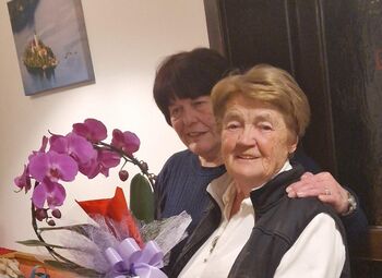 Naslov: ŽE TRIDESET LET