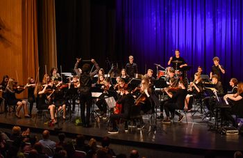 Oba orkestra navdušila polno dvorano poslušalcev