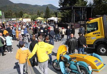 110 let uspešnega delovanja AMZS