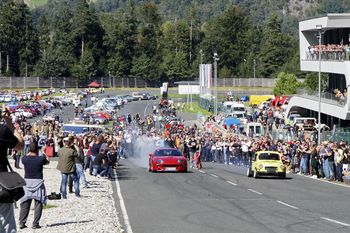 SLOVENSKA VETERANSKA AVTO-MOTO ZVEZA PRAZNUJE DVAJSETI ROJSTNI DAN 