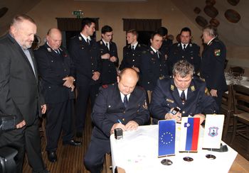 Pogodbe po pošti – hvala, gasilci Pogodbe po pošti – hvala, gasilci