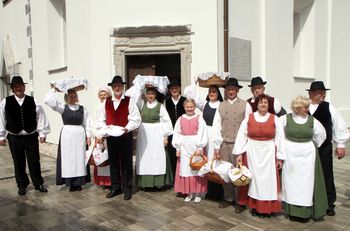 Velikonočna stojnica Folklornega društva Vransko