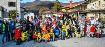 Pust v Gorenjih Desklah "živi"