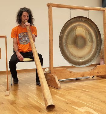 Zvočna gong kopel in didgeridoo