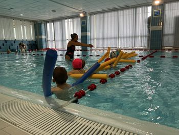 Plavalni tečaj otrok iz VVE pri OŠ Horjul v Logatcu