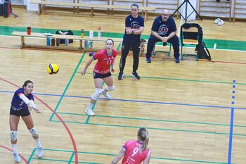 Odbojkarice in odbojkarji odlično na poti