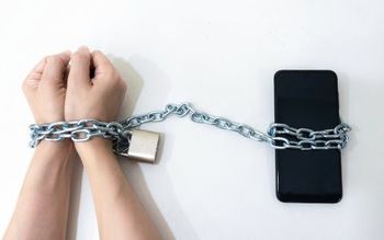 Surfanje po impulzih: Kako ukrotiti željo po telefonu