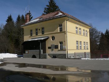 Podpisana pogodba za obnovo Doma Zapotok