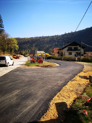 Asfaltiranje v Iški po izgradnji kanalizacije in obnovi vodovoda