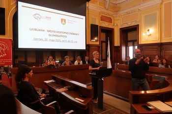 Ljubljana – mesto dostopno osebam z gluhoslepoto: strokovni posvet, ki gradi vključujočo družbo