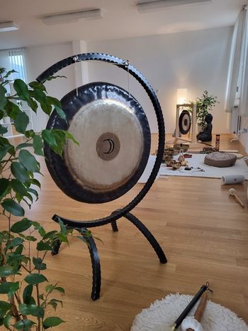 ZVOČNA KOPEL Z GONGI