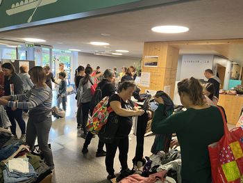 Ponovno uspešna izmenjava Podarim Dobim na Vrhniki