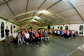 Kako najeti občinski šotor?