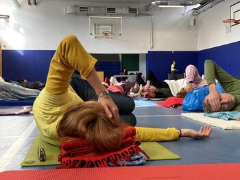 LEKCIJE UČENJA LAHKOTNEGA GIBANJA PO FELDENKRAIS METODI